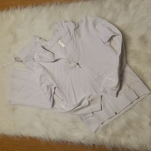 MY STREE WHITE SWEAT OUTFIT